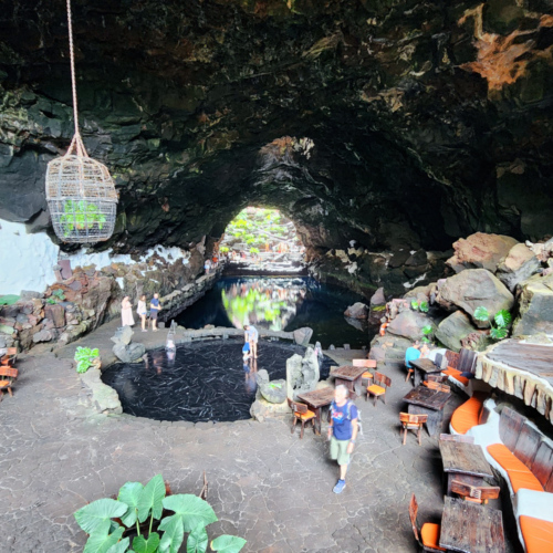 Sortie du tunnel. Lanzarote, Jameos del Agua.