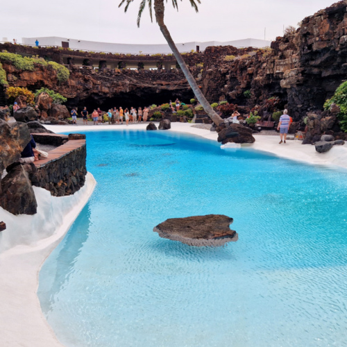 La piscine dans le parc de Jameos del Agua. Lanzarote, Jameos del Agua.