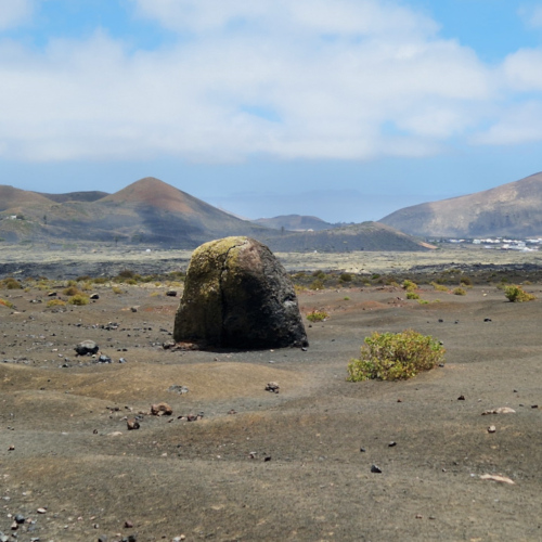 L'énorme bombe volcanique éjectée lors de l'éruption. Lanzarote, Montana colorada.