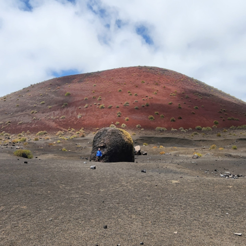 L'énorme bombe volcanique éjectée lors de l'éruption. Lanzarote, Montana colorada.
