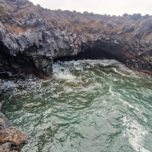 Los Hervideros, la mer dans les grottes de lave. Lanzarote, Los Hervideros.