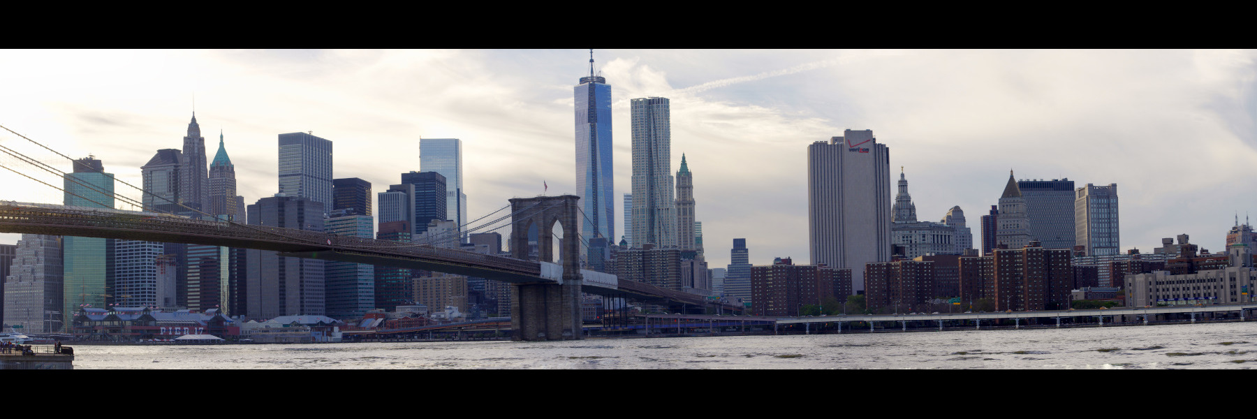 Vue sur Manhattan et le pont de Brooklyn. Vue sur Manhattan et le pont de Brooklyn.