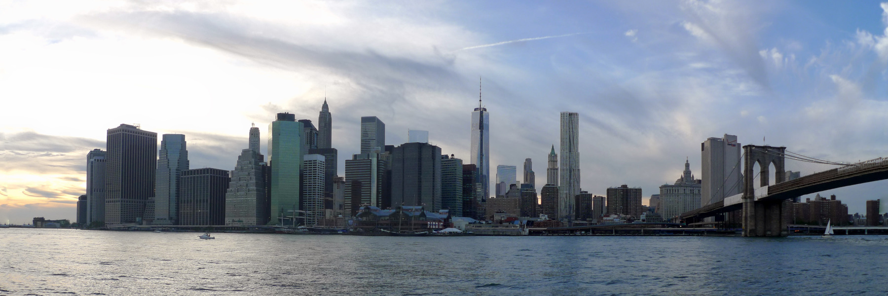 Skyline de New York avec pont Brooklyn. Skyline de New York avec pont Brooklyn.