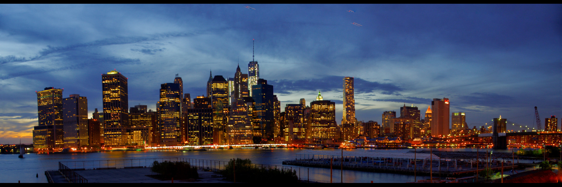 Skyline nocturne de Manhattan. Skyline nocturne de Manhattan.