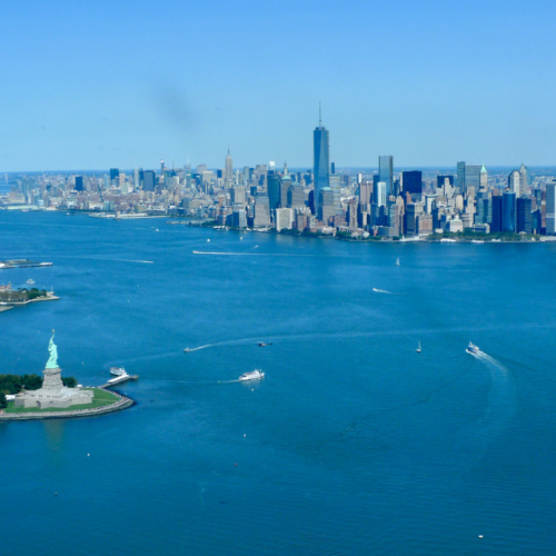 Vol hélicoptère au-dessus de l'Hudson River, Vue sur Manhattan. Vol hélicoptère au-dessus de l'Hudson River, Vue sur Manhattan.
