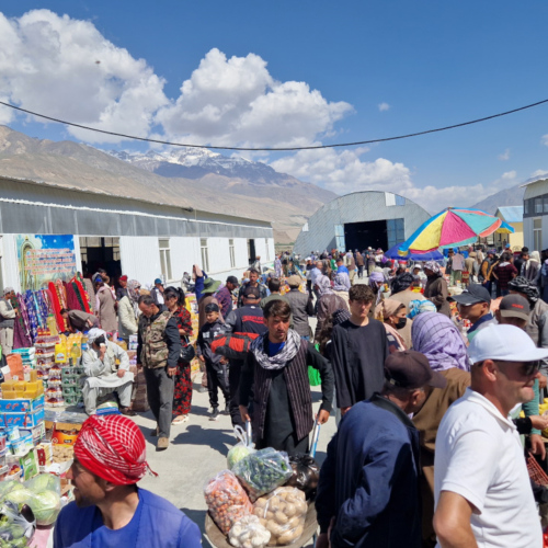 Ishkashim le marché afghan. Tadjikistan, Ishkashim.