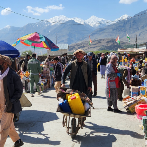 Ishkashim le marché afghan. Tadjikistan, Ishkashim.
