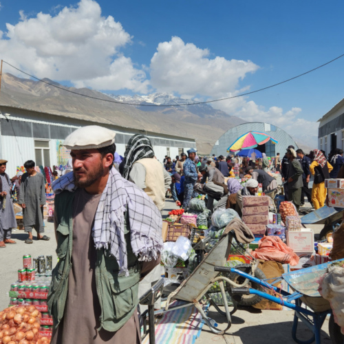 Ishkashim le marché afghan. Tadjikistan, Ishkashim.