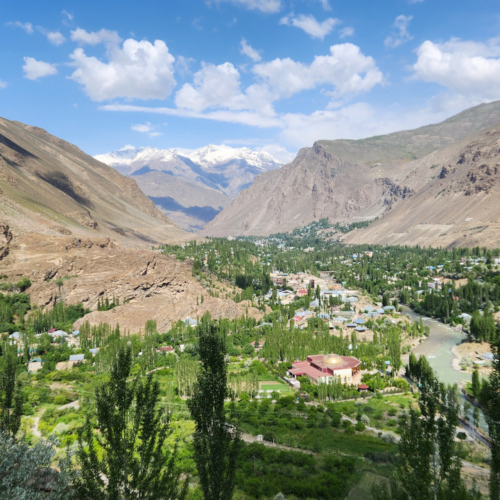 Vue depuis le jardin botanique. Tadjikistan, Khorog.