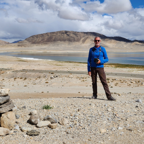 Lac de Sasik-kul. Tadjikistan, route Bulunkul à Murghab.