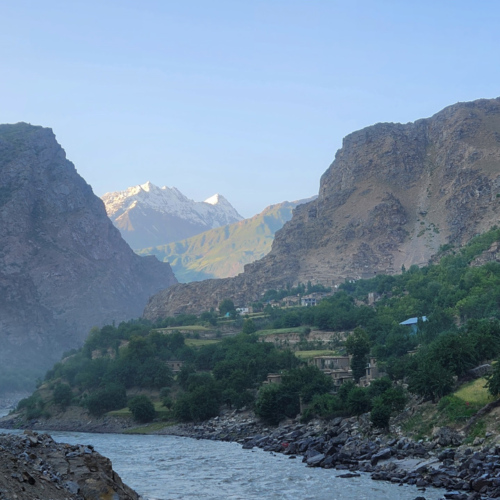 Travaux sur la piste Kalaikhum Khorog. Tadjikistan, Kalaikhum Khorog.