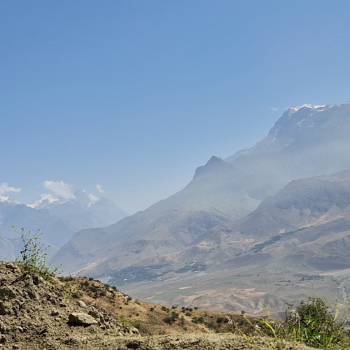 Route pour Douchanbé.
Le début de la brume de poussière. Tadjikistan, Douchanbé.