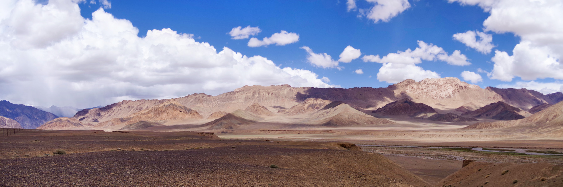 Tadjikistan, route Bulunkul à Murgab. Tadjikistan, route Bulunkul à Murghab.