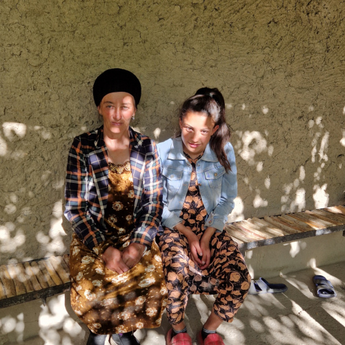 Sawnob, famille du gîte. Tadjikistan, Sawnob.