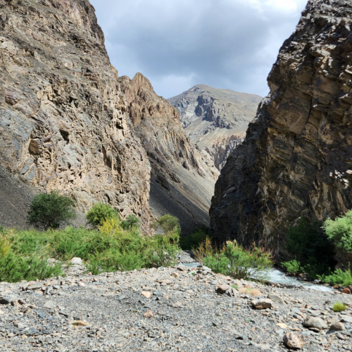 Tadjikistan, Sawnob à Khijez.
Passage étroit. Tadjikistan, Sawnob à Khijez.