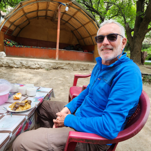Randonnée vallée de Geisev.
Repas chez l'habitant. Tadjikistan, Geisev.