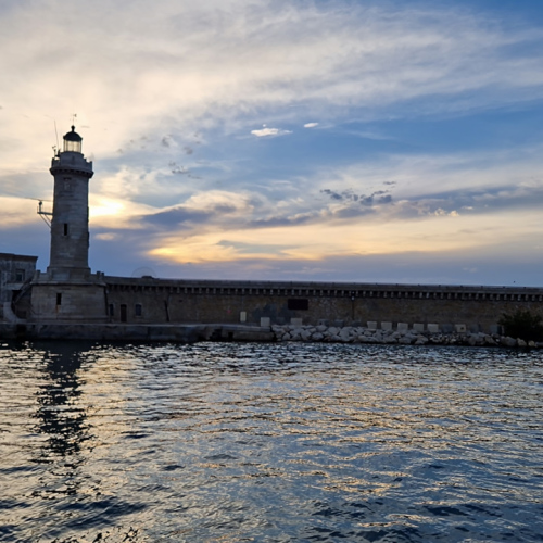 La Digue du Large au départ du Mucem. Marseille, Apéro festif sur la Digue du Large.