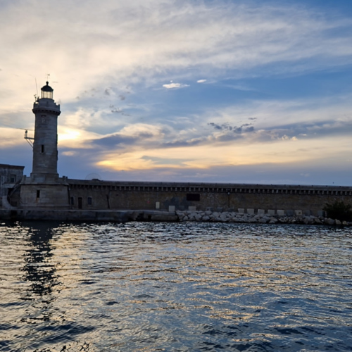 La Digue du Large au départ du Mucem. Marseille, Apéro festif sur la Digue du Large.