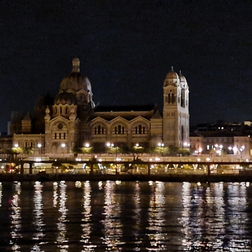 La Cathédrale La Major. Marseille, Apéro festif sur la Digue du Large.