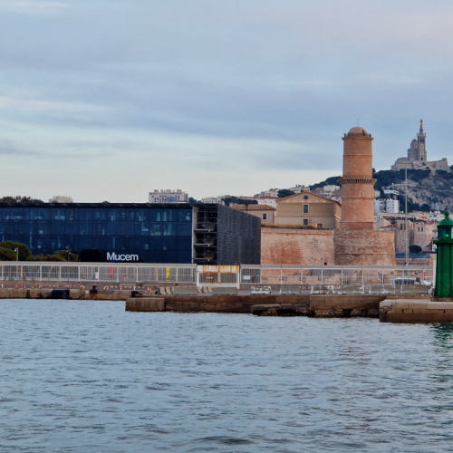 Le Mucem, le Fort Saint Jean, Notre dame de la Garde. Marseille, Apéro festif sur la Digue du Large.