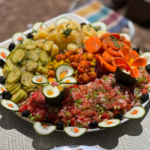 Plat de crudités. Maroc, Le Djebel Toubkal.