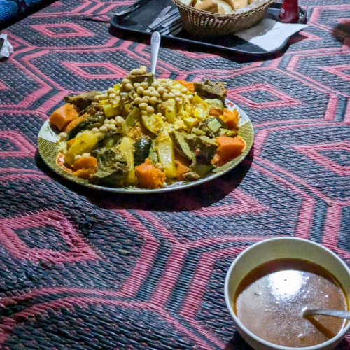 Couscous et son bouillon. Maroc, Le Djebel Toubkal.