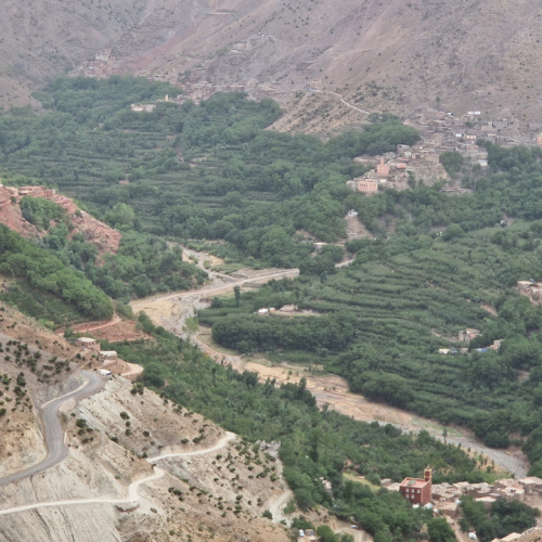 Le fond des vallées vert et irrigué. Maroc, Trek Djebel Toubkal.