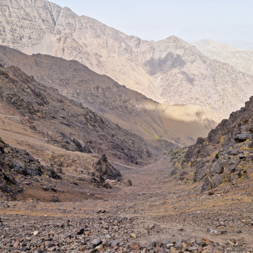 Pratiquement 600 m de montée en lacés ! Maroc, Le Djebel Toubkal.