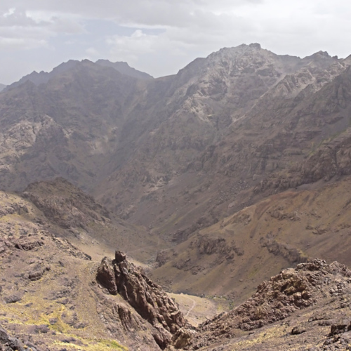 3 500 m, nous sommes proches du refuge. Maroc, Le Djebel Toubkal.