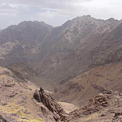 3 500 m, nous sommes proches du refuge. Maroc, Le Djebel Toubkal.