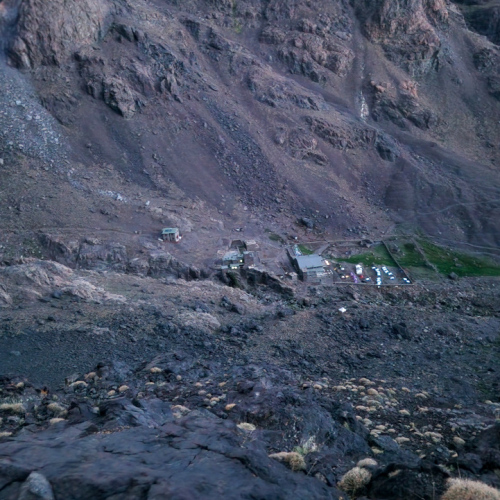 Au crépuscule, au-dessus de notre campement du refuge du Toubkal. Maroc, Le Djebel Toubkal.