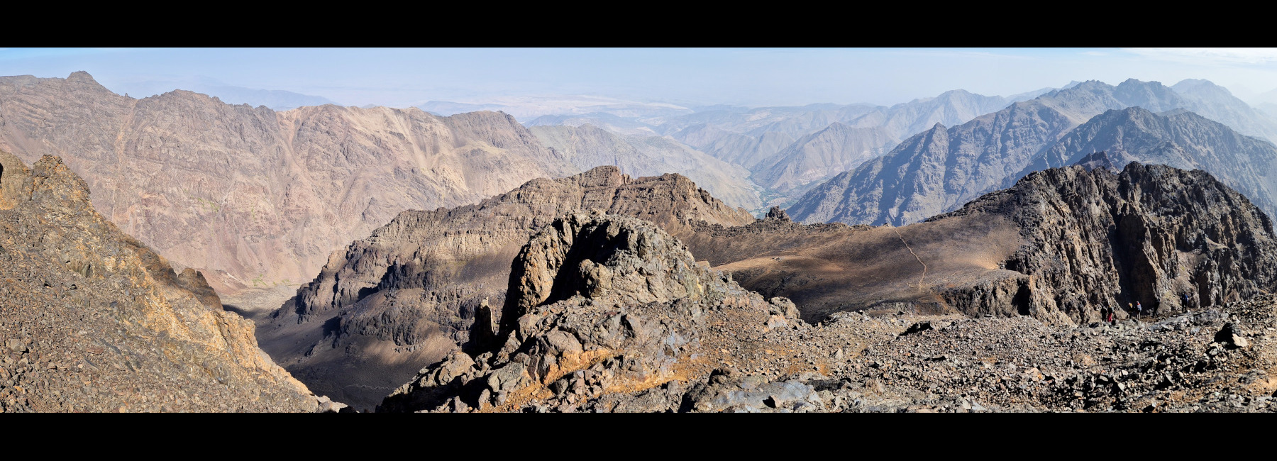 La vue est splendide. Maroc, Le Djebel Toubkal.