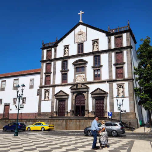 Eglise des Jésuites de la place de la Maire. Madère, Funchal.