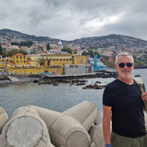 La forteresse de São Tiago vue de la jetée. Madère, Funchal.