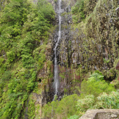 La cascade Risco. Madère - Rabaçal - 25 Fontes.