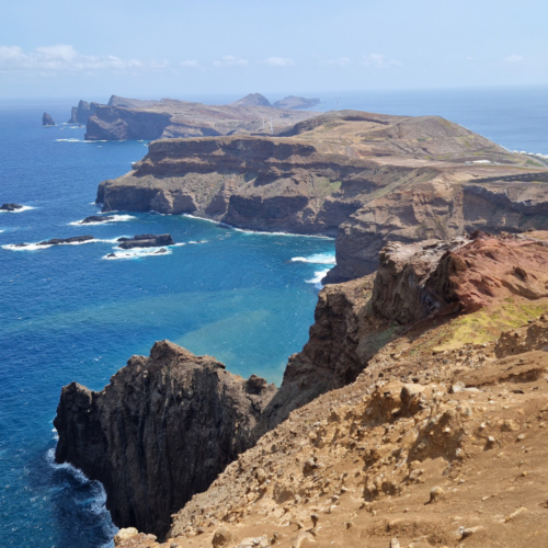 Vue sur la presqu'île São Lourenço. Madère, Red Rocks.