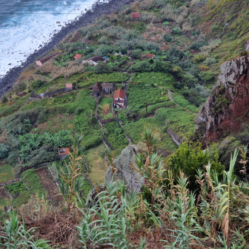 Le hameau de Chão da Rocha. Madère, Sao Vicente.