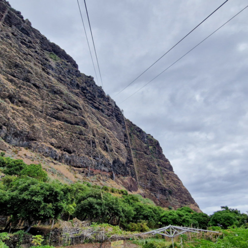 Dans le téléphérique Fajã dos Padres, la station haute. Madère, Calheta.