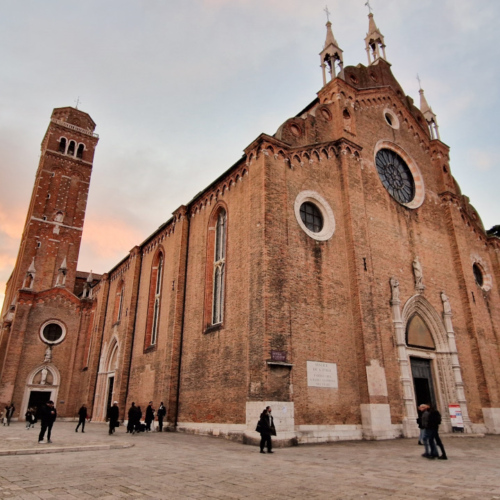 Basilica Santa Maria Gloriosa dei Frari. Basilica Santa Maria Gloriosa dei Frari