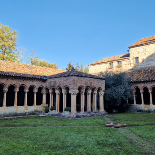 La Basilique San Zeno, le cloître. Vérone, La Basilique San Zeno.