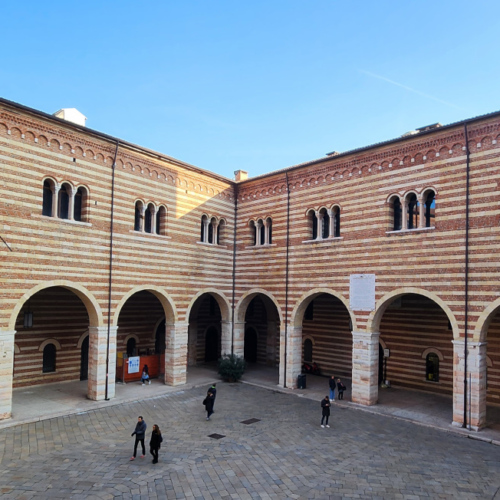 Vérone, Palazzo della Ragione. Vérone, Palazzo della Ragione.
