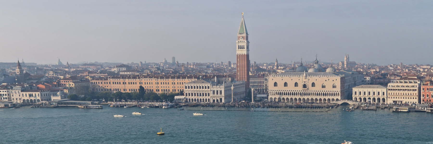 Panorama de Venise depuis San Giorgio. Panorama de Venise depuis San Giorgio.