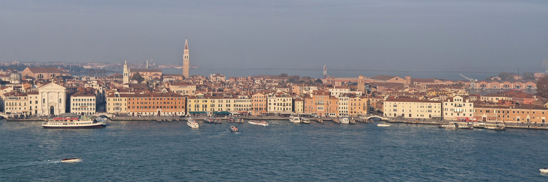 Panorama de Venise depuis San Giorgio. Panorama de Venise depuis San Giorgio.