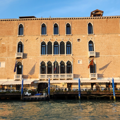 Venise, Remontée du Grand Canal.
Palais Gritti Venise, Remontée du Grand Canal.