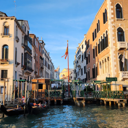 Venise, Remontée du Grand Canal. Venise, Remontée du Grand Canal.