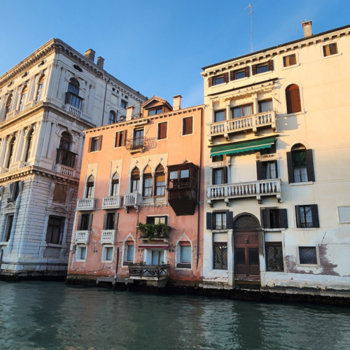 Venise, Remontée du Grand Canal. Venise, Remontée du Grand Canal.