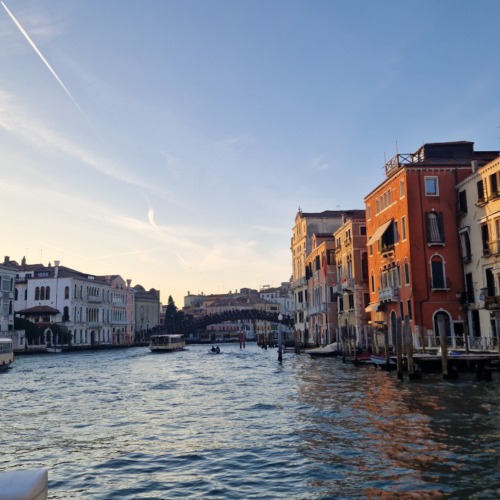Venise, Remontée du Grand Canal. Venise, Remontée du Grand Canal.