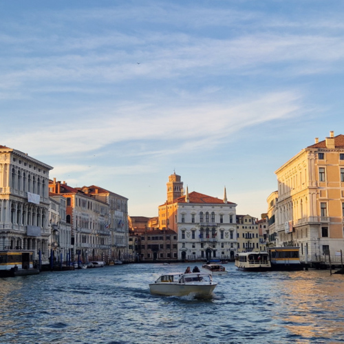 Venise, Remontée du Grand Canal. Venise, Remontée du Grand Canal.
