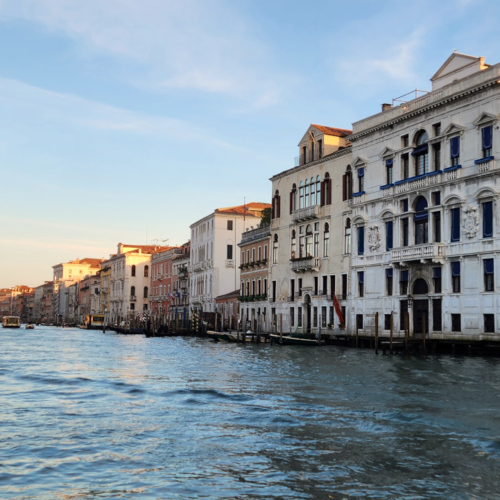 Venise, Remontée du Grand Canal. Venise, Remontée du Grand Canal.