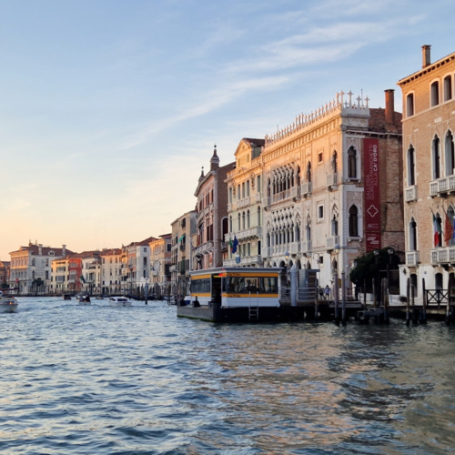 Venise, Remontée du Grand Canal. Venise, Remontée du Grand Canal.
